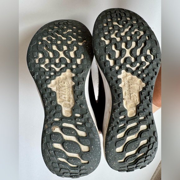 Nike Kids Black & White Sneakers - Picture 8 of 13